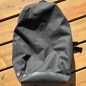 lululemon running backpack